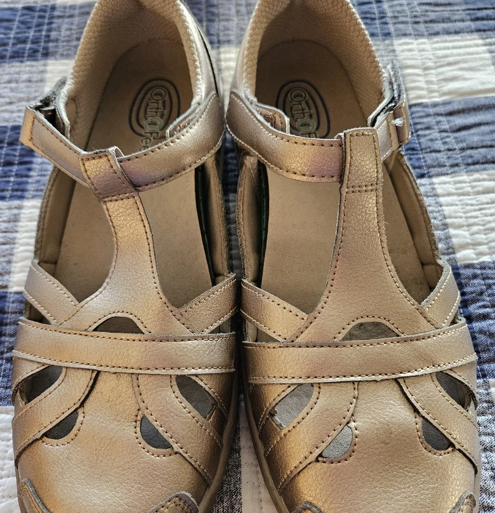 OrthoFeet Leather Sandals - Picture 1 of 6
